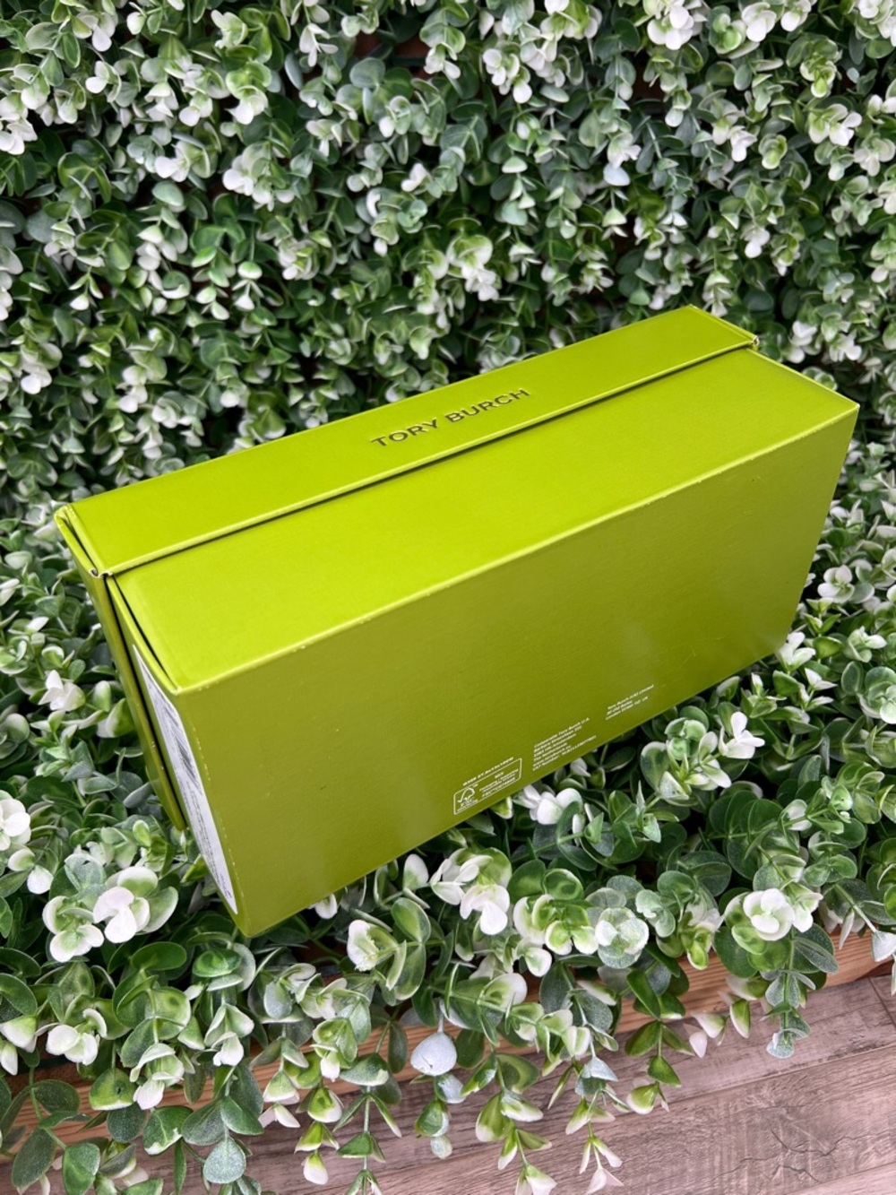 Tory Burch Green Shoe Box / Tissue Paper - Picture 8 of 12
